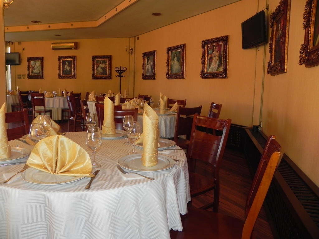 קלרשי Hestia Hotel מראה חיצוני תמונה