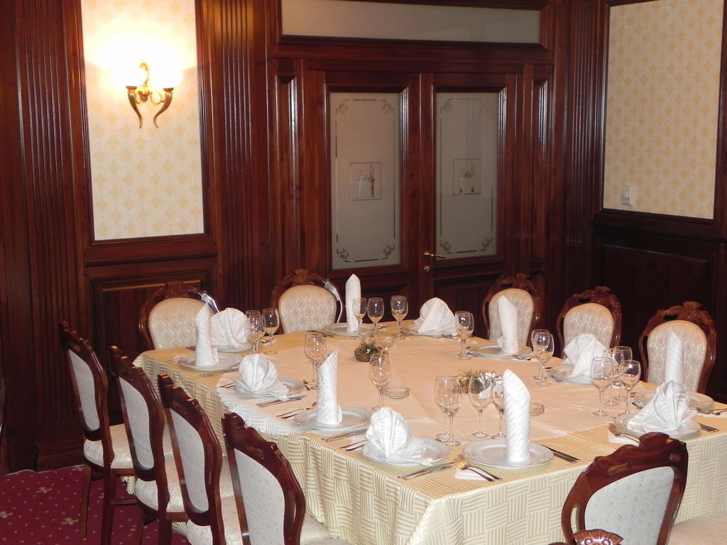 קלרשי Hestia Hotel מראה חיצוני תמונה